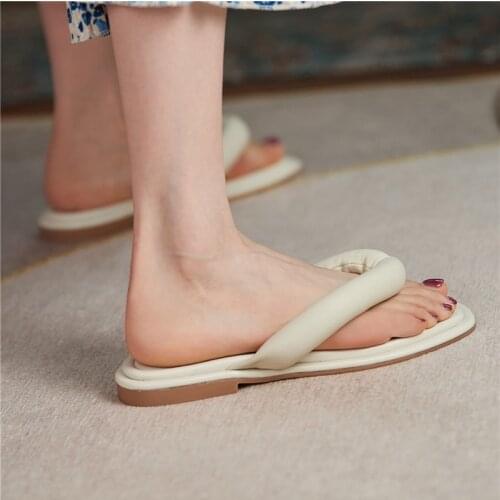 2021 Summer Fashion Womens Flip Flops Leather Ladies Sandals Soft And Comfortable Womens Shoes Casual Flat Shoes New Handmade