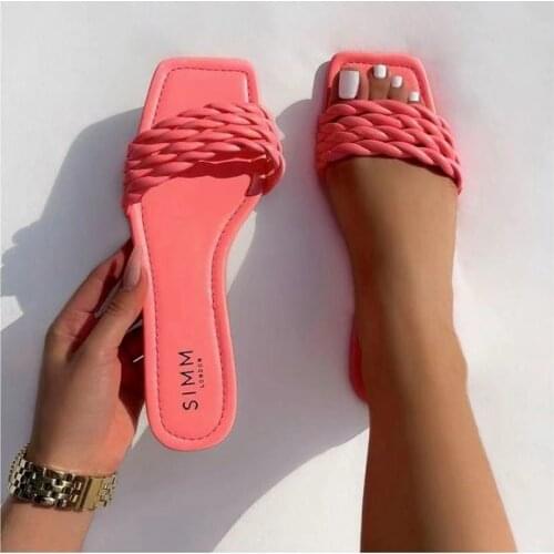 Womens Slides 2021 Fashion Twist Flat with Summer Beach Shoes Woman New Outside Wear Candy Color Party Slippers for Ladies