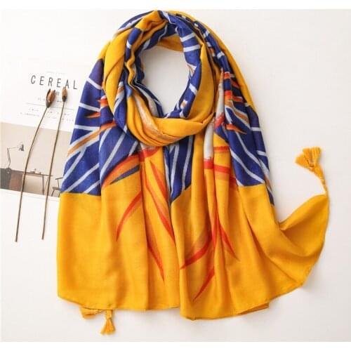 2020 Newest Cotton Big Leaf Print Tassel Scarves Shawls Women Flower Tassel Beach Travel Scarf Wrap Hijab Muffler Free Shipping