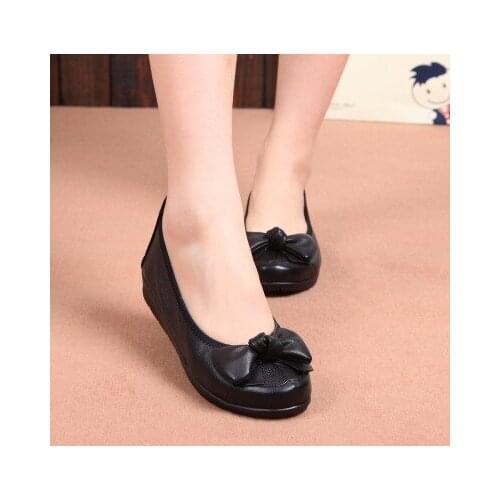 2017 new Genuine leather Flat bottom Womens shoes Casual Female Single Mother Work shoes