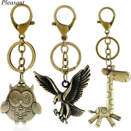 Punk Style Metal Giraffe Simple Keychain Creative Retro Key Holder Bag Jewelry Car Key Pendant Wholesale