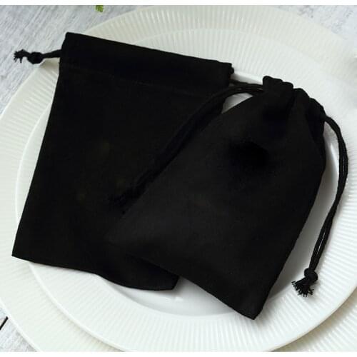 100 Flannel Drawstring Gift Bags Custom Jewelry Packaging Pouches Chic Wedding Favor Bags Black Velvet Cosmetic Bags