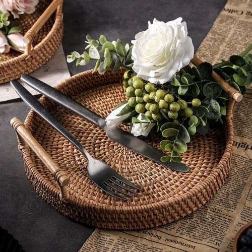 Hand-Woven Storage Basket Rattan Storage Tray Round Wicker Baskets Bread Fruit Food Breakfast Display Box Handicrafts