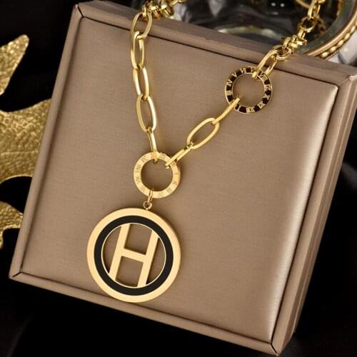 316L stainless steel fadeless letter D H O round piece retro fashion personality lengthened joker necklace sweater for women