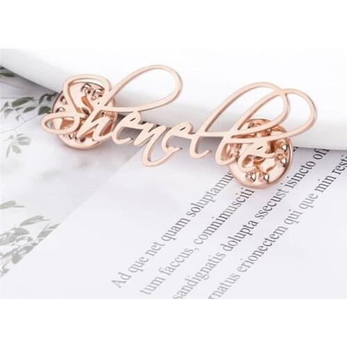 Plastic Bag Personalized Name Brooches For Women Stainless Steel Customized Nameplate Letters Initials Brooches Pins Jewelry