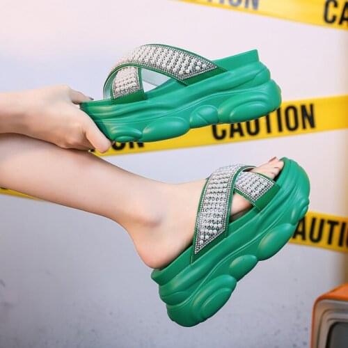 Dropshipping Summer Fashion Thick Bottom 8cm Wedge Sandals Woman Non-slip Yellow Ladies Slides Pearl Crystal Platform Slippers