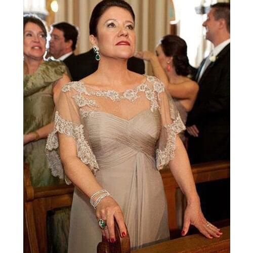 New Luxury Mother of the Bride Groom Dresses with Cap Sleeves Long Evening Dress 2021 Sheer Neckline Lace Mothers Gown Plus Size