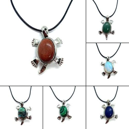 Natural Abalone Shell Inlaid In Tortoise-shaped Metal Pendant, Used for Banquet Wear, Fashionable and Charming Necklace