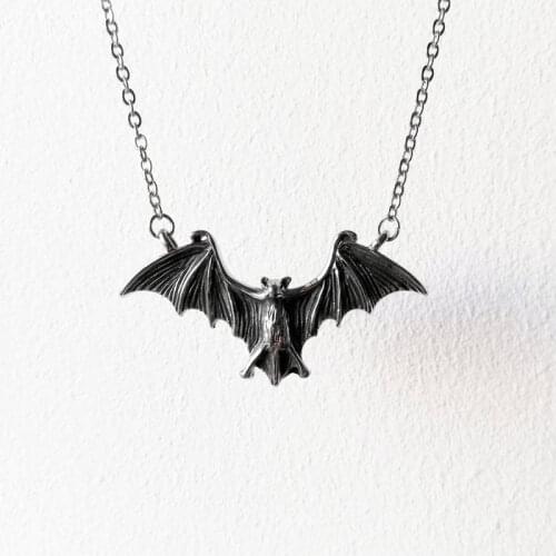 Punk Flying Bat Animal Metal Pendant Necklace Gothic Hip Hop Rap Fashion Jewelry Gift Lady Gorgeous Cool Accessories