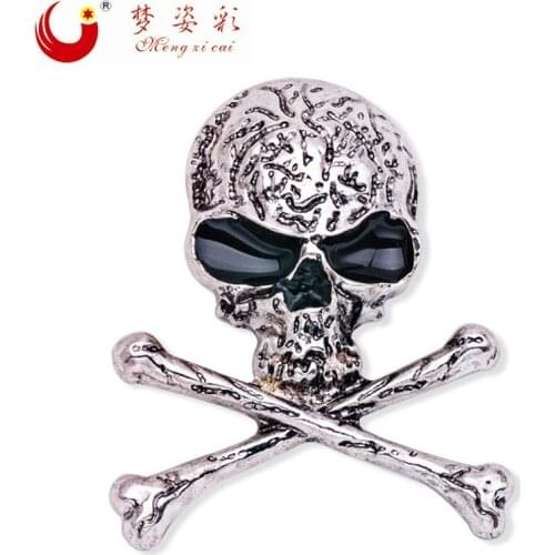 New Retro-white Punk Style Brooches for Women Skull Broches and Enamel Pin Fashion Heart Broches Halloween Jewelry Party Gift
