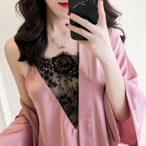 2019 new Spring Ma'am Eyelash Lace Sexy Camisole Jacket Shorts + Robe Three Paper Suit Silk Robe Home Furnishing Clothes