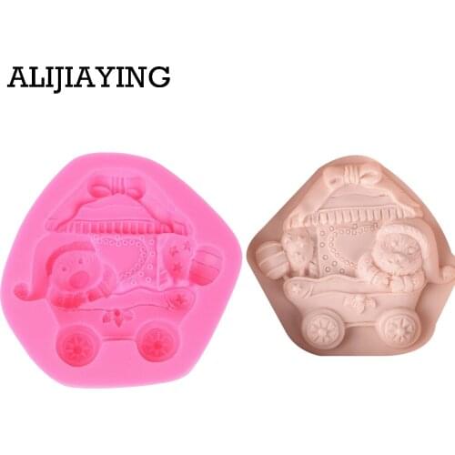 M0432 1Pcs Christmas Bear Baby car Fondant Cake Silicone Mold Chocolate Pastry Mould Jello Pudding Molds DIY Cake Baking Tools