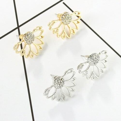 Metal Flower Stud Earrings For Women Hollow Crystal Pearl Ear Fashion Jewelry Gold Sliver Simple Earrings boucle d'oreille Party