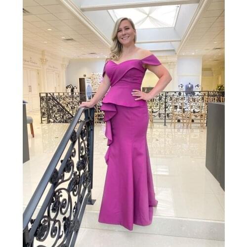 Elegant Off Shoulder Mermaid Pleated Mother of Bride Dresses Floor Length Lace Up Back Abendkleider Robes de Soirée for Women