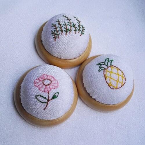 Free shipping 20pcs/lot Needle Pin Cushion handmade DIY embroidered Handcraft Tool for sewing needlework Wooden base E96-4