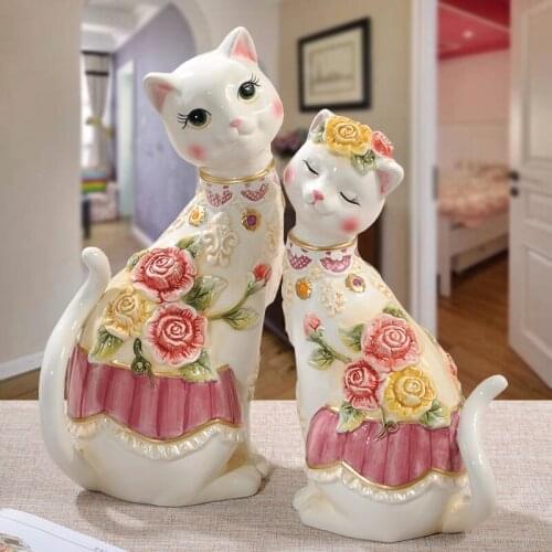 European style ceramic couples cat decoration delicate Hand painted porcelain Decorative furnishing articles New a new gift