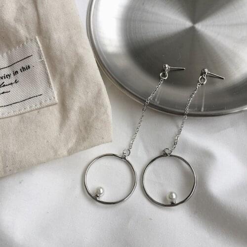 New 2020 Fashion Ladies Earrings Round Pearl Long Tassel Earrings Gold Simple Geometric Round Ladies Party Earrings