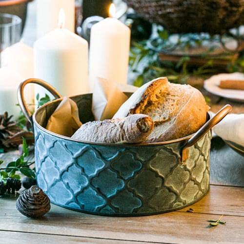 Retro Metal Bread Storage Basket with Handle Scandinavian Iron Storage Organizer Decor Fruit Basket for Home Organizer bandeja