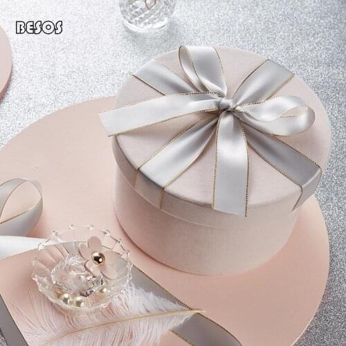 High-grade Pure Color Velvet Simple Butterfly Wedding Party Birthday Wallet Scarf Flowers Perfume Round Flannel Paper Gift Box