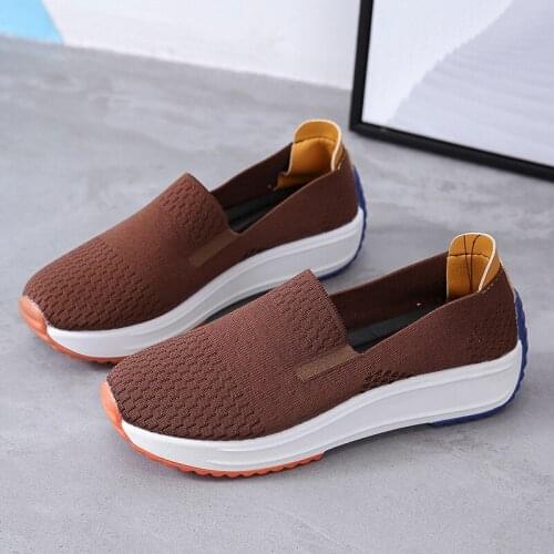 Fashion Brand Women Flat Shoes Breathable Mesh Slip-On Casual Loafers Autumn Lightweight Loafers Shoes Plus Size