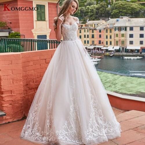 2021 Hot Sale Off the Shoulder Court Train Wedding Dress Elegant Boat Neck Embroidery Appliques Tulle Lace Up Bridal Ball Gown