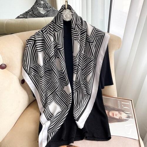 2021 Luxury Brand Luxury Silk Scarf For Women 90*90cm Neck Hair Tie Band Bag Warp Soft Neckerchief Decorate Female Foulard