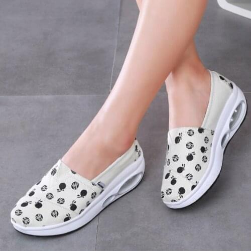 Spring Women Flat Shoes Casual Sneakers Platform Wedges Shoes Slip On Woman Breathable Lightweight Swing Shoes Footwear Trainers