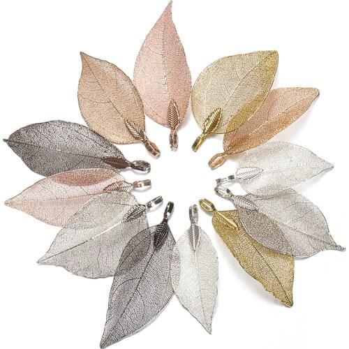 2pcs/1pair Leaf Charms Pendants Ladies Girls Special Leaves Leaf Sweater Pendants Charms for Jewelry Making DIY Craft for Women