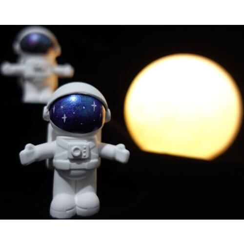 Space Greetings Astronaut Silicone Molds for Plaster diy Clay Concrete Cement Gypsum Crafts mold Childrens Gifts Cake Molds