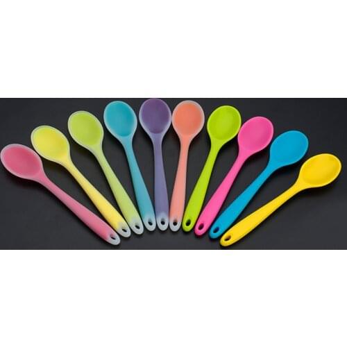 1 piece Home Use Mini Silicone Soup Spoon Colorful Heat Resistant Spoons Kitchenware Cooking Tools Utensil Color Random