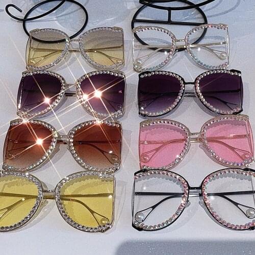 2021 New Fashion Oversize Gradient Sunglasses For Women Vintage Alloy Diamond Butterfly Sun Glasses Female Elegant Shades UV400