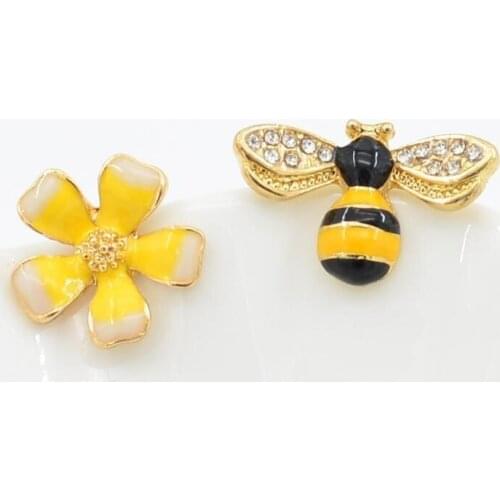 2018 Pop Creative Cute Bee and Flower Stud Earrings Fancy Rhinestone Bee Earrings Women Fashion Holiday Jewelry Girl Gift