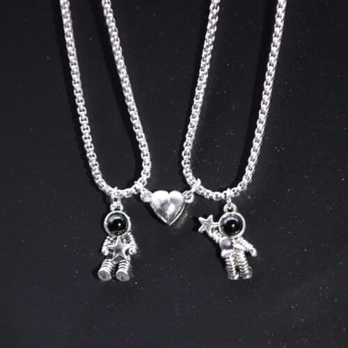 Couples Matching Astronaut Magnet Attraction Pendant Necklace Spaceman Promise Necklace for Women Men Friendship Jewelry