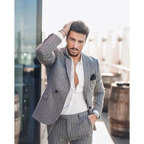 2021 Gray Mens Suits Striped Peaked Lapel 2 Pieces Double Breasted Groom Wedding Wear Tuxedos Party Prom Formal Business Blazer