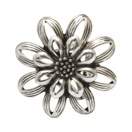 2019 New Women Clothes Accesoories Antique Silver Plated Vintage Hollow Out Metallic Flower Scarf Clip Lapel Pin Brooches S0001
