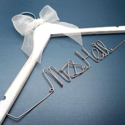 Personalized Wedding Hanger with Bow-knot Custom Name Charm Cloth White Hanger Bride Dress Hanger Wedding Party Gift
