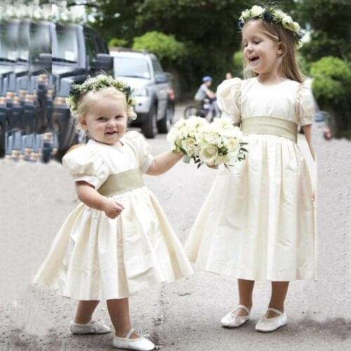 Kids Cute Ivory Satin Communion Dress Flower Girl Dresses 2020 Ruffles Ball Gown Kids Wide Belt Wedding Party Dresses