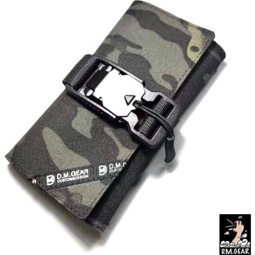 DMgear Tactical Key Pouch Keychain Magnetic Buckle Key Holder Camo Outdoor Pack Military Army Camo Lightweight hunting Bag