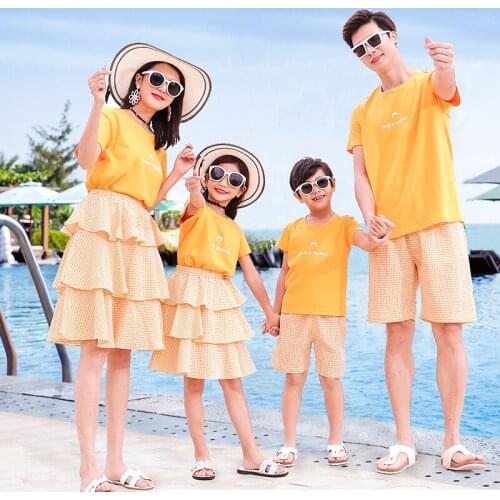 Matching Family Outfits Summer Mum Daughter T-shirt Dress Family Look Dad Son T-shirt +Shorts Holiday Couple Matching Clothing