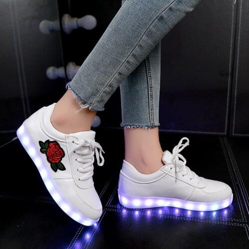 2019 New USB Charger Glowing Sneakers Led Luminous Children Lighting Shoes Men Women Boys Girls Lighted Up Casual Kids Sneakers