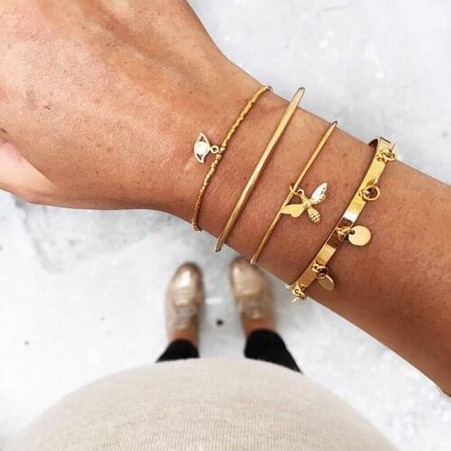 4 Pcs/Set Fashion Women Bracelets Bohemian Retro Eye Geometric Disc Bee Pendant Cuff Bracelet Set Ladies Beach Jewelry Gift