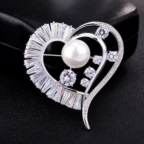 Free Shipping Shining Cubic Zirconia Peach Heart With Simulated Pearl Brooch
