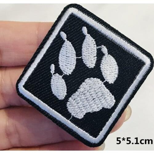 1Pcs White Black Embroidery Repair Patches Bag Jacket Jeans Cartoon Iron On Patches for Clothes Diy On Sticker Cheap Badges