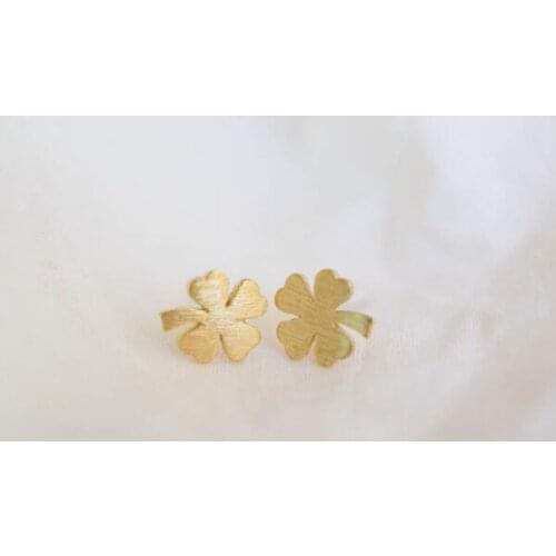 Fashion Leaves Stud Earrings Clover Ear Nails Gold White Rose Three Color Optional