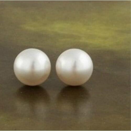 Korean Version Of The Simple White Pearl Female Earrings Jewelry Exquisite Girl Ring Earrings Wholesale 2 Pairs