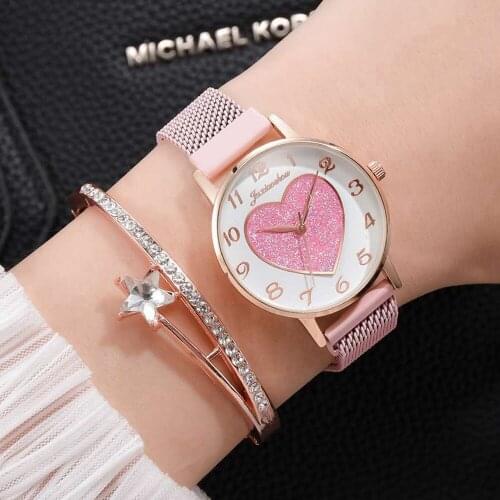 Women Bracelet Quartz Watches For Women Pink Heart Pattern Magnetic Watch Ladies Sports Dress Wrist Watch Clock Relogio Feminino