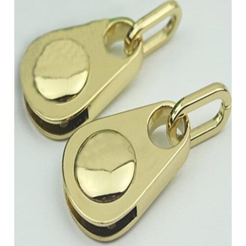 1pcs Fashion Metal Hang Buckle Handle decoration Clasp for DIY Handbag Bag Purse Luggage Hardware Closure Bag Parts Accessories