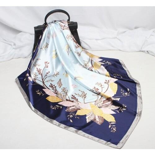 2021 New Square Retro Hair Scarves Lightweight Imitation Silk Neck Wear Ladies Hair Wraps Comfortable to wear for Woman