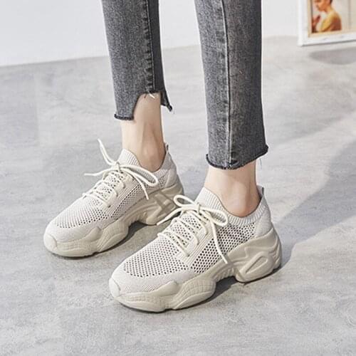 2020 New Fashiom Woman Sport Shoes Lace-Up Fashion Breathable Non-slip Flat Sneakers Casual Tennis Sport Shoes