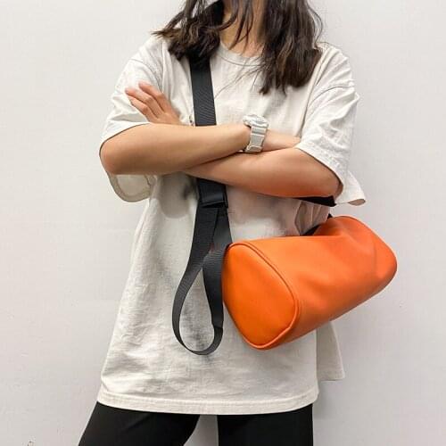 New fashion leisure Pu womens single shoulder bag personalized cylinder bag slant span bag